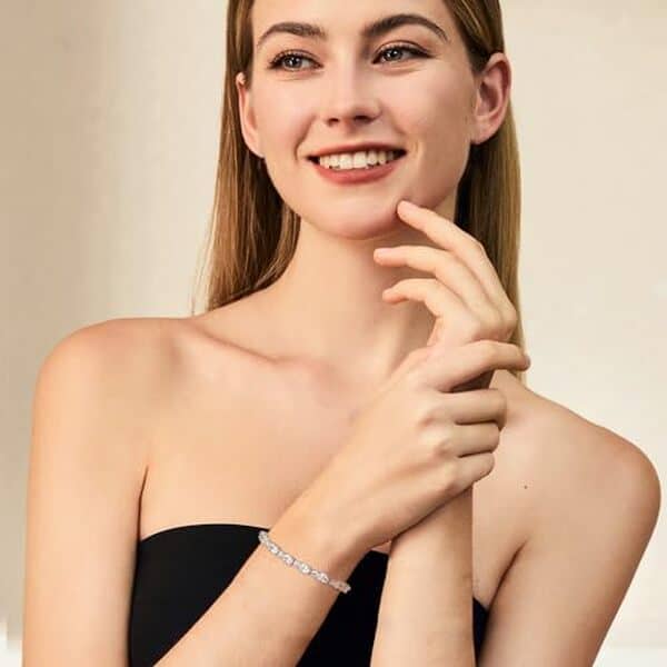 Plongez dans notre avis détaillé sur le bracelet Fancime en argent sterling pour apprécier son charme et son élégance distinctifs.