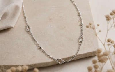 Collier en argent : pourquoi ce bijou est-il si polyvalent ?