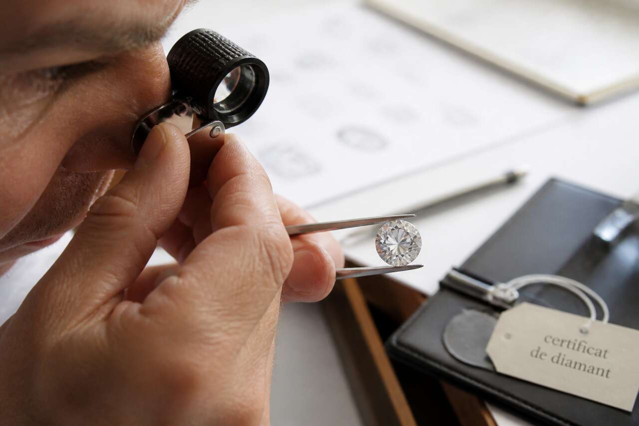 Comment vérifier un certificat: numéro de rapport, inscription laser, scellés et vérification en ligne Comment vérifier un certificat: numéro de rapport, inscription laser, scellés et vérification en ligne