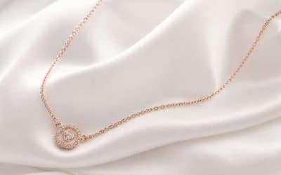 Collier en or rose : découvrez son potentiel insoupçonné